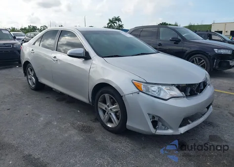 2014 Toyota Camry Se z USA, uszkodzony, nr VIN 4T1BF1FK4EU346120